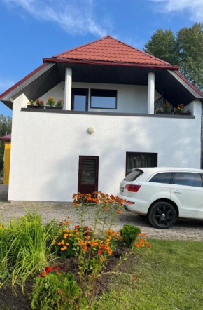 KRI Holiday House